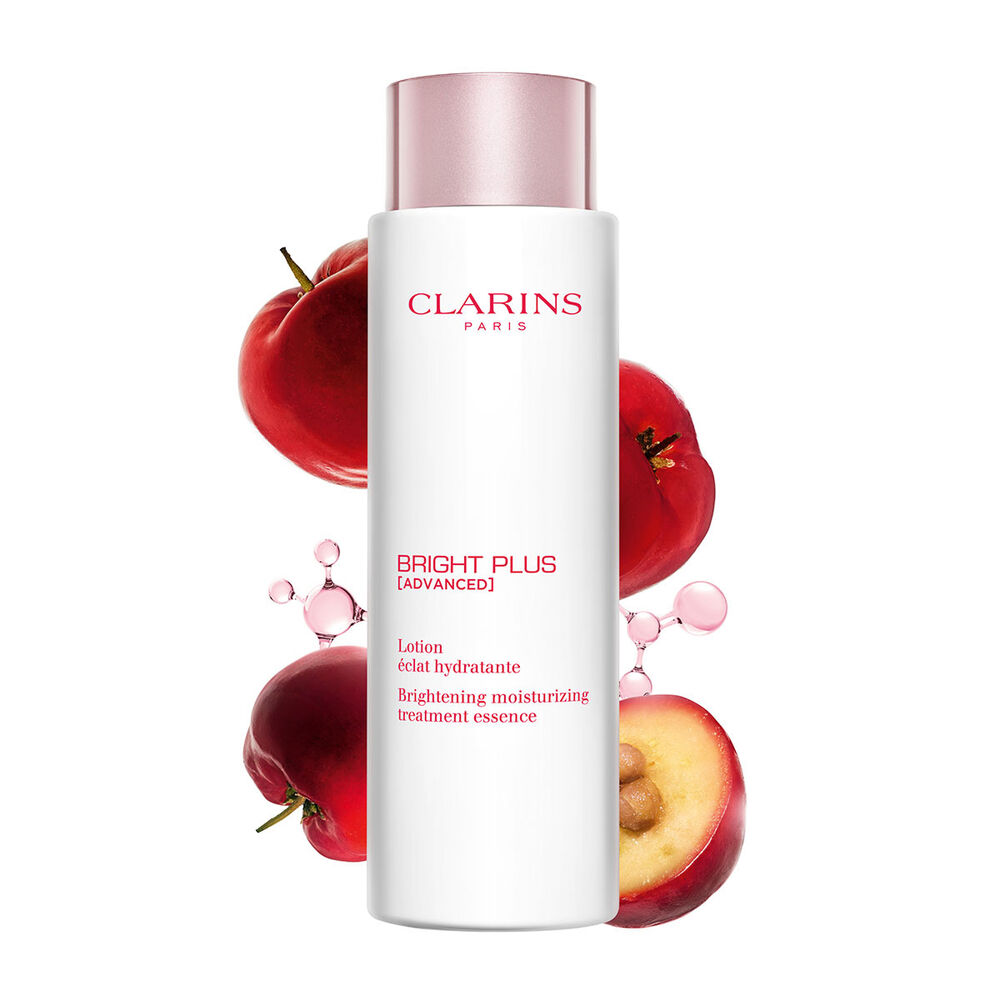 Packshot of Clarins Brightening Moisturizer Lotion in front of acerola and niacinamide molecules, highlighting key ingredients.