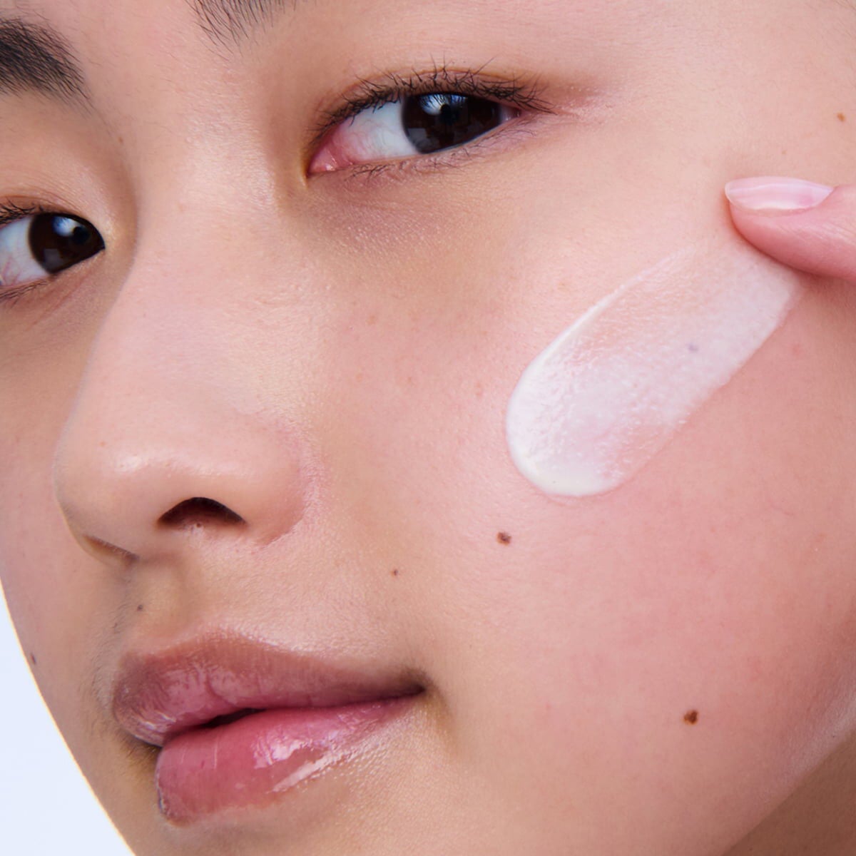 Clarins Precious UV Protector – Firming & Smoothing SPF 50