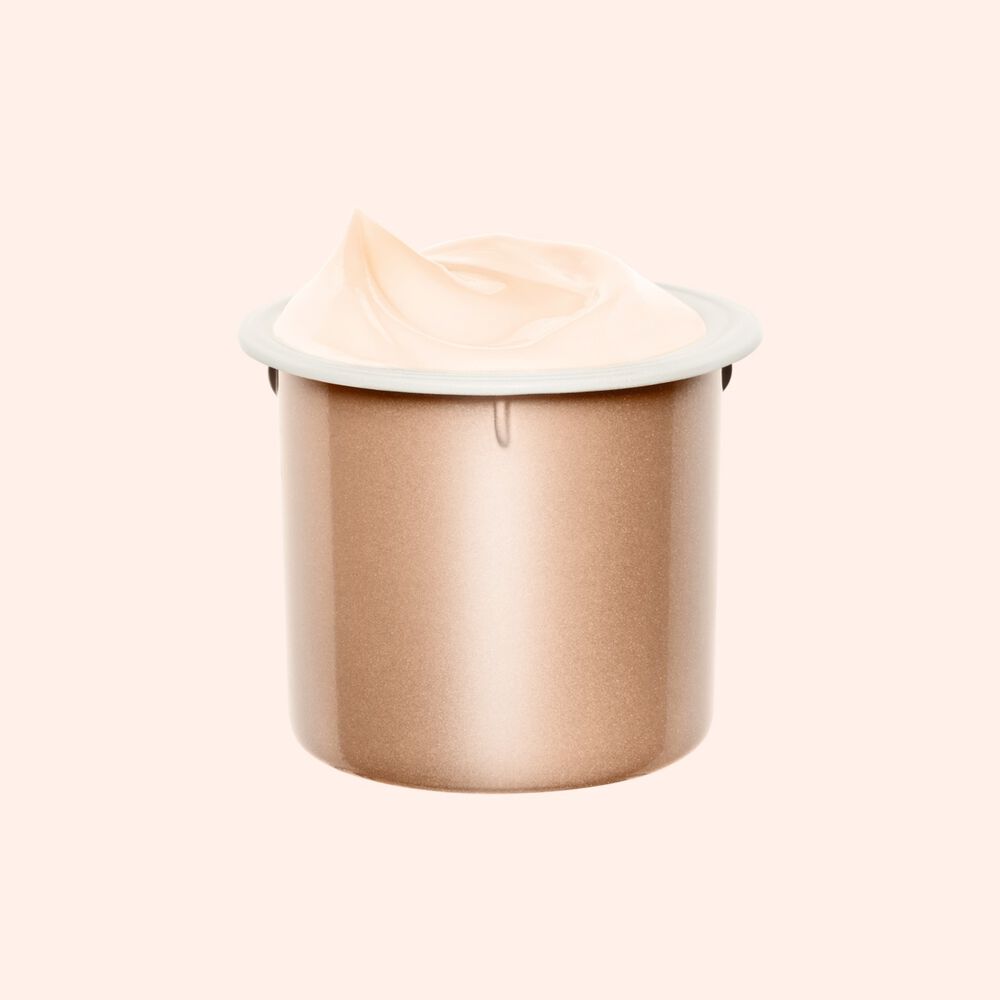 Packshot of the Extra Firming cream  refill shot on a light pink backgrlound 