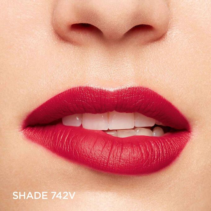 Close-up of a woman’s lips, showcasing the hydration and colour results after applying Joli Rouge in Shade 742 V