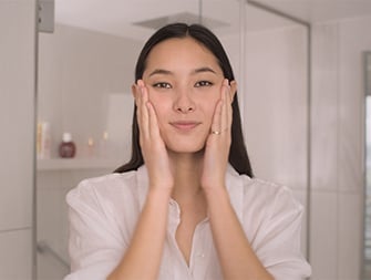 How to apply day cream