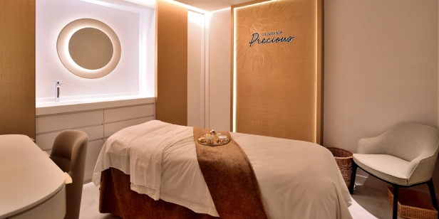 Clarins專門店櫥窗